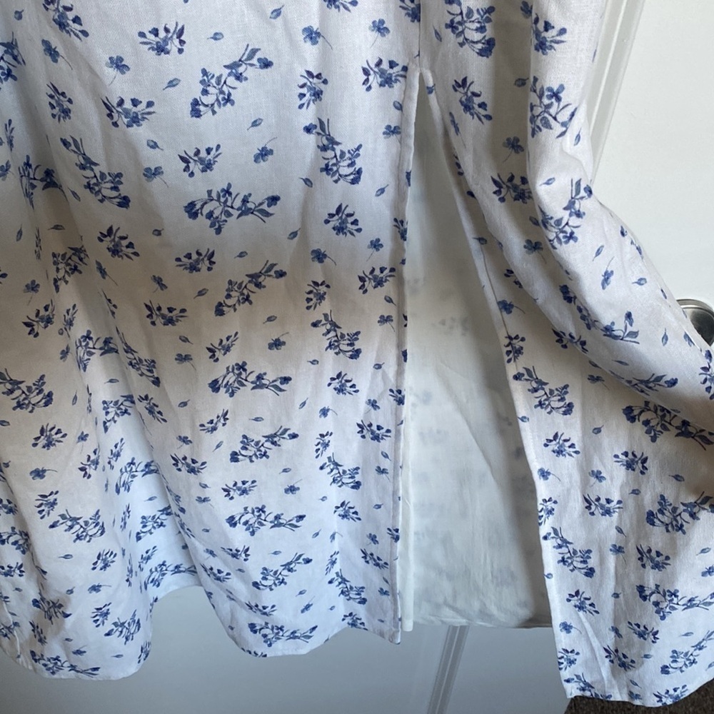 House of Harlow Midi Dress Blue White Floral
Smocked Puffed Sleeves - large - Picture 6 of 11